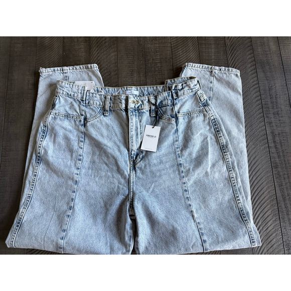 Forever 21 Mom Jeans Light Wash Size 34, 27 Inseam 100% Cotton Vintage Style - Picture 1 of 5